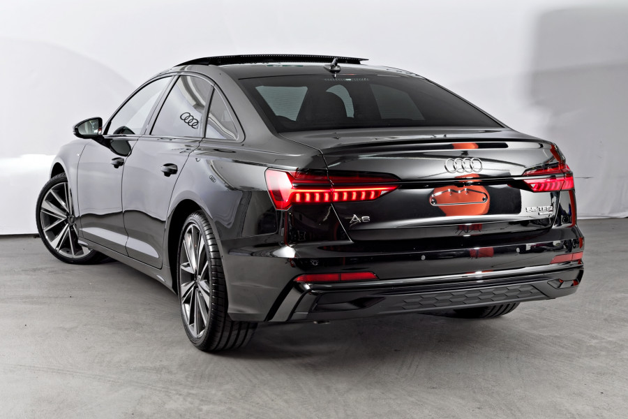 Audi A6 luxury chauffeur car - 3 2 Large + 2 Carry-on